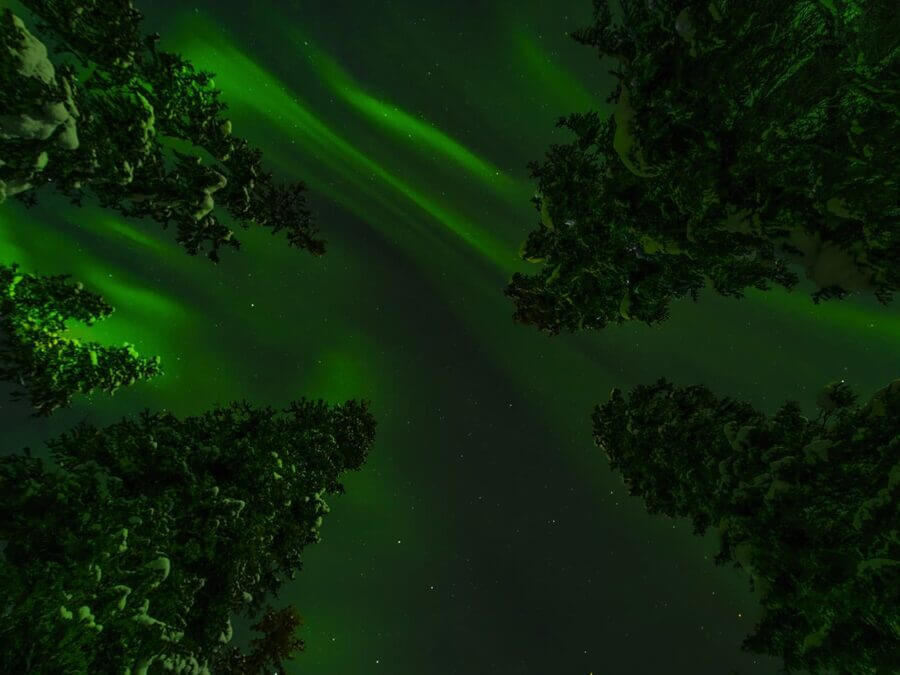 Aurora boreal green