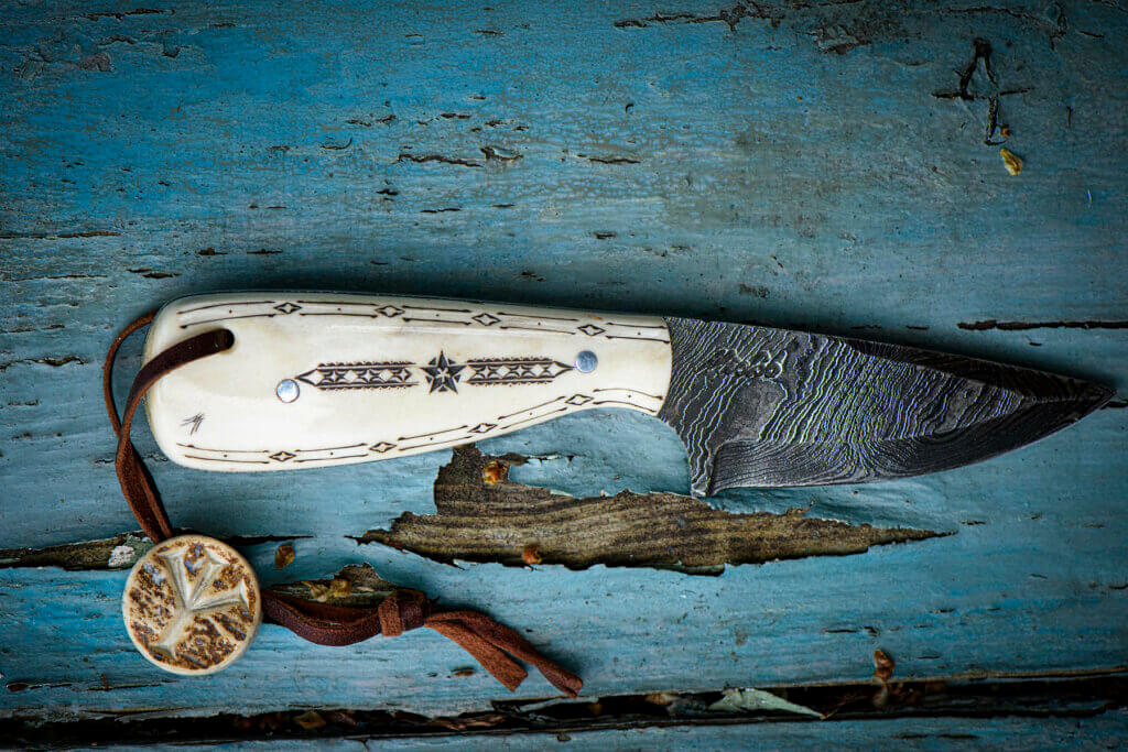 Couteau artisanal fait par les Sami