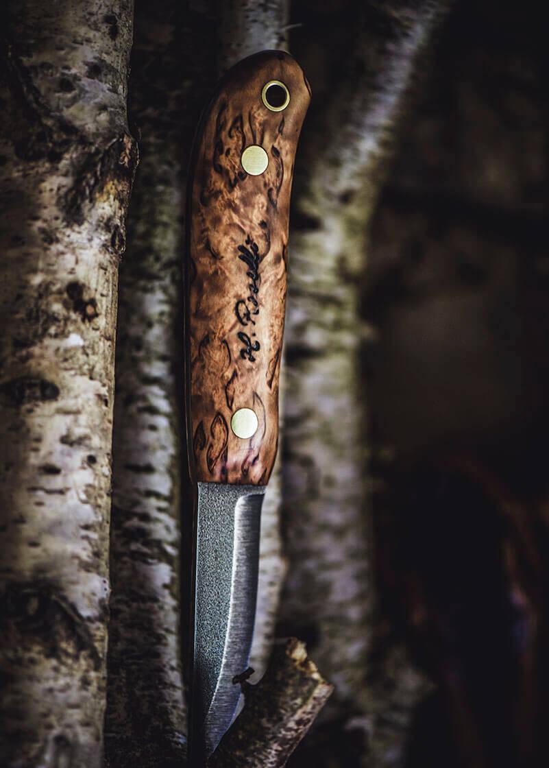 Tronc de bouleau et puukko Roselli