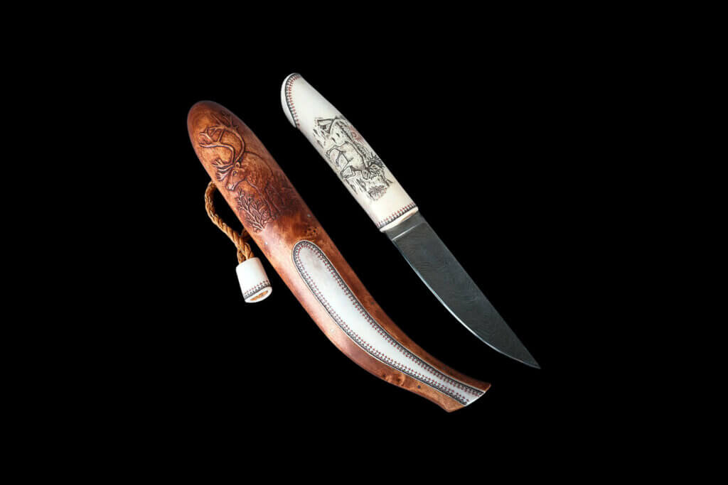 Puukko signé Yevgeny Rusinov